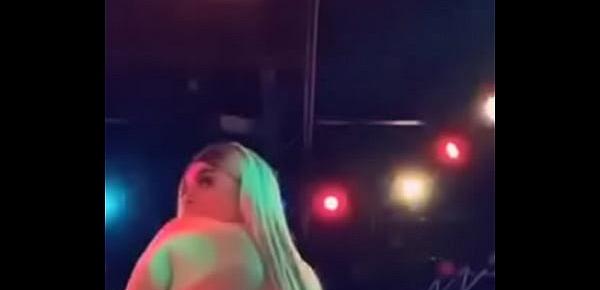  Young stripper shaking booty on stage